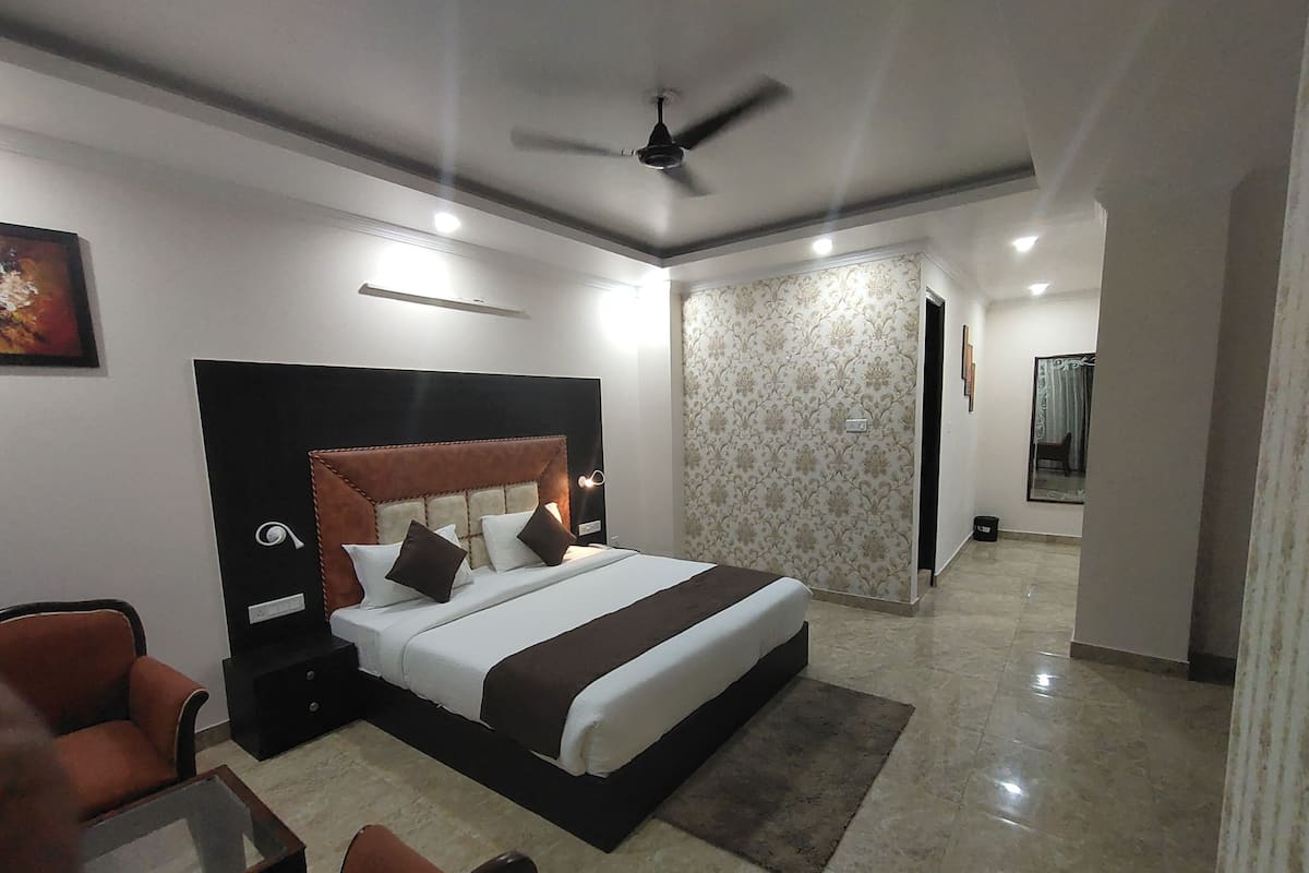 Economy Room | 2 bedrooms, Egyptian cotton sheets, premium bedding, Select Comfort beds