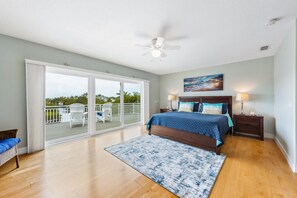 4 makuuhuonetta, silitysrauta/-lauta, ilmainen Wi-Fi, vuodevaatteet