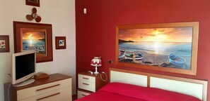 3 bedrooms, desk, iron/ironing board, travel cot