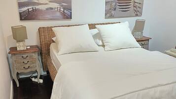 3 bedrooms, iron/ironing board, travel crib, WiFi (free)