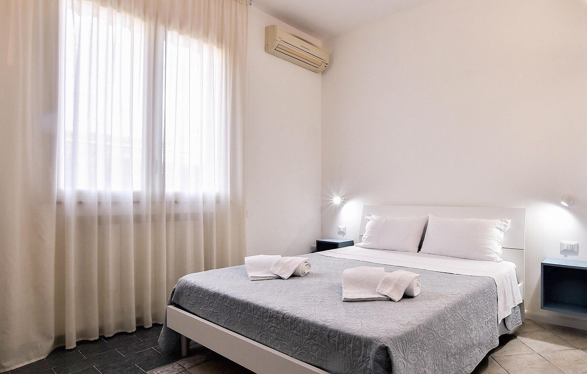 4 chambres, lit parapluie, Wi-Fi gratuit, draps fournis