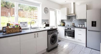 Wunderschön renoviertes Haus in Belfast - WiFi / Parkplatz / in der Nähe des Zentrums