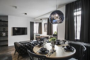 Smart TV - Ava Apartments by Heimaleiga (Reykjavik)