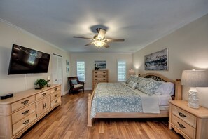 4 habitaciones, tabla de planchar con plancha y cuna de viaje 