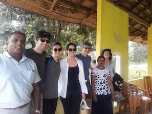 Family dining - Lake Bliss (Dambulla)