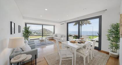 Vila Papagaio Verde, villa with sea view.
