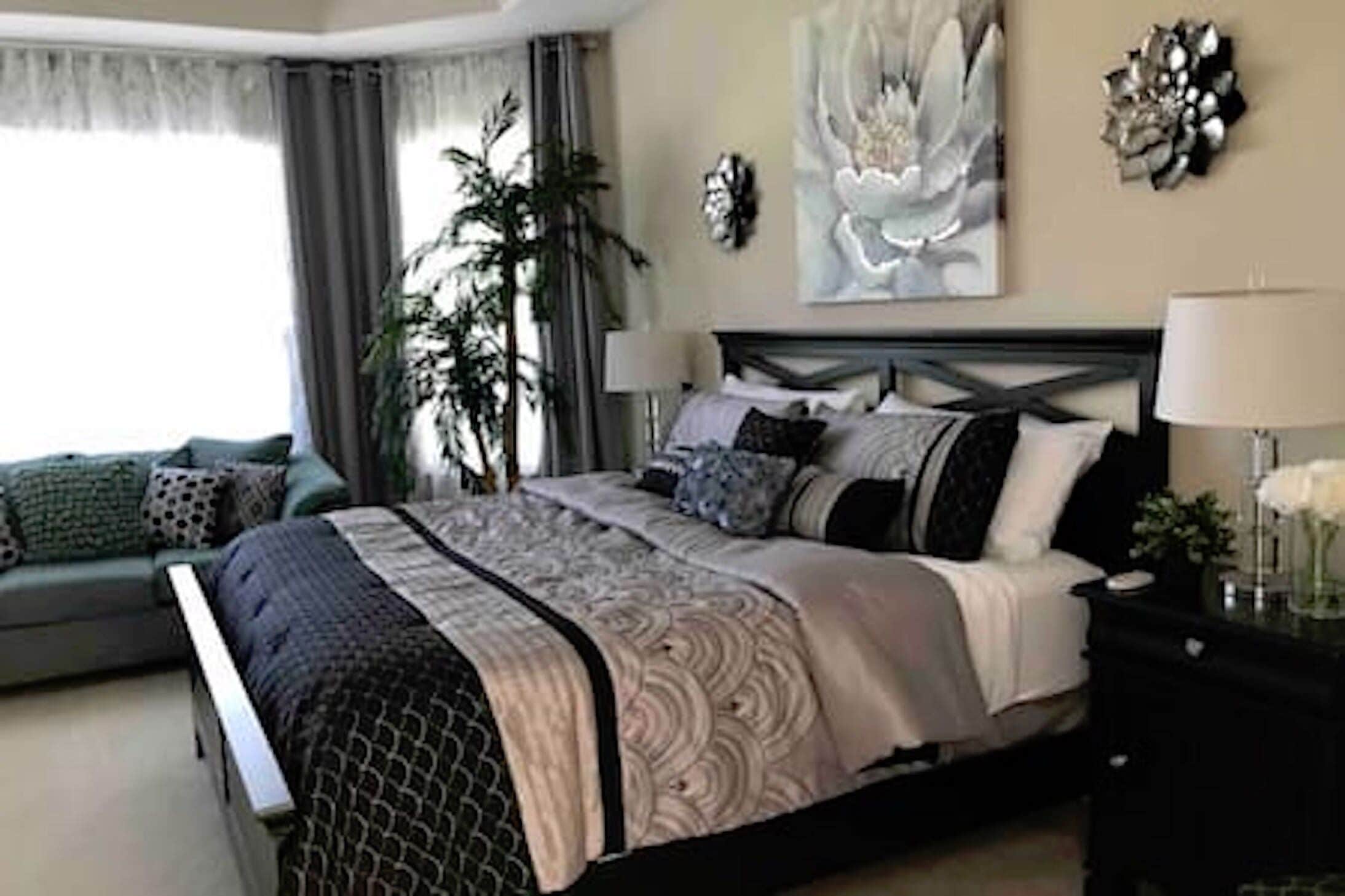 5 bedrooms, iron/ironing board, WiFi, bed sheets