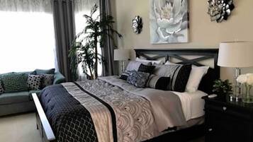 5 bedrooms, iron/ironing board, WiFi, bed sheets