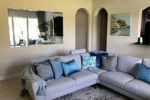 Smart TV - South Hampton 75” TV Golf Club Saint Augustine Golf Course View! (St. Augustine)