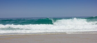 SurfHouse confortable et magnifique dans lequel vous pourrez profiter de votre surf.