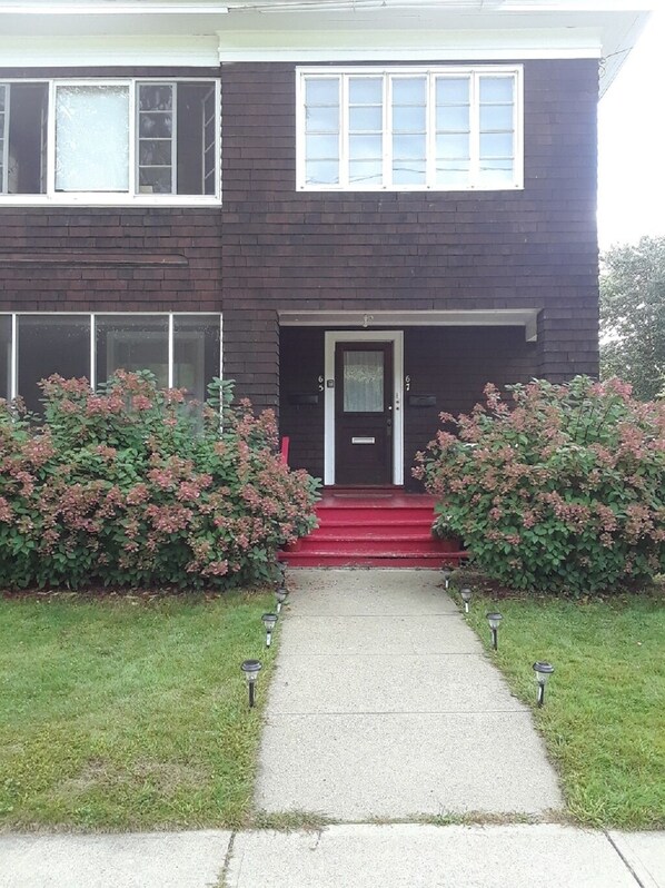 Exterior detail - Quiet New England neighborhood - Greenfield, Ma. One guest only. (Greenfield)