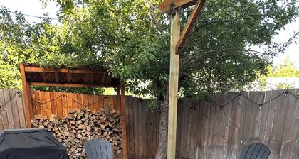 State Street Cottage, 2BR Apt