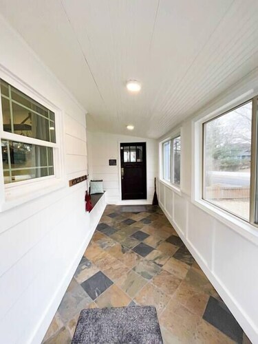 State Street Cottage, 2BR Apt