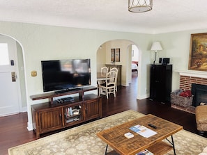 Smart TV, fireplace, DVD player, video library
