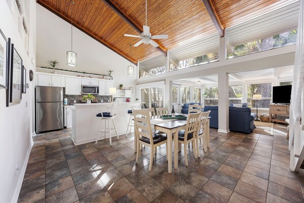 Interior - SeaPines, Beautifully updated, Walk to the Beach Club, Pet friendly (Hilton Head Island)