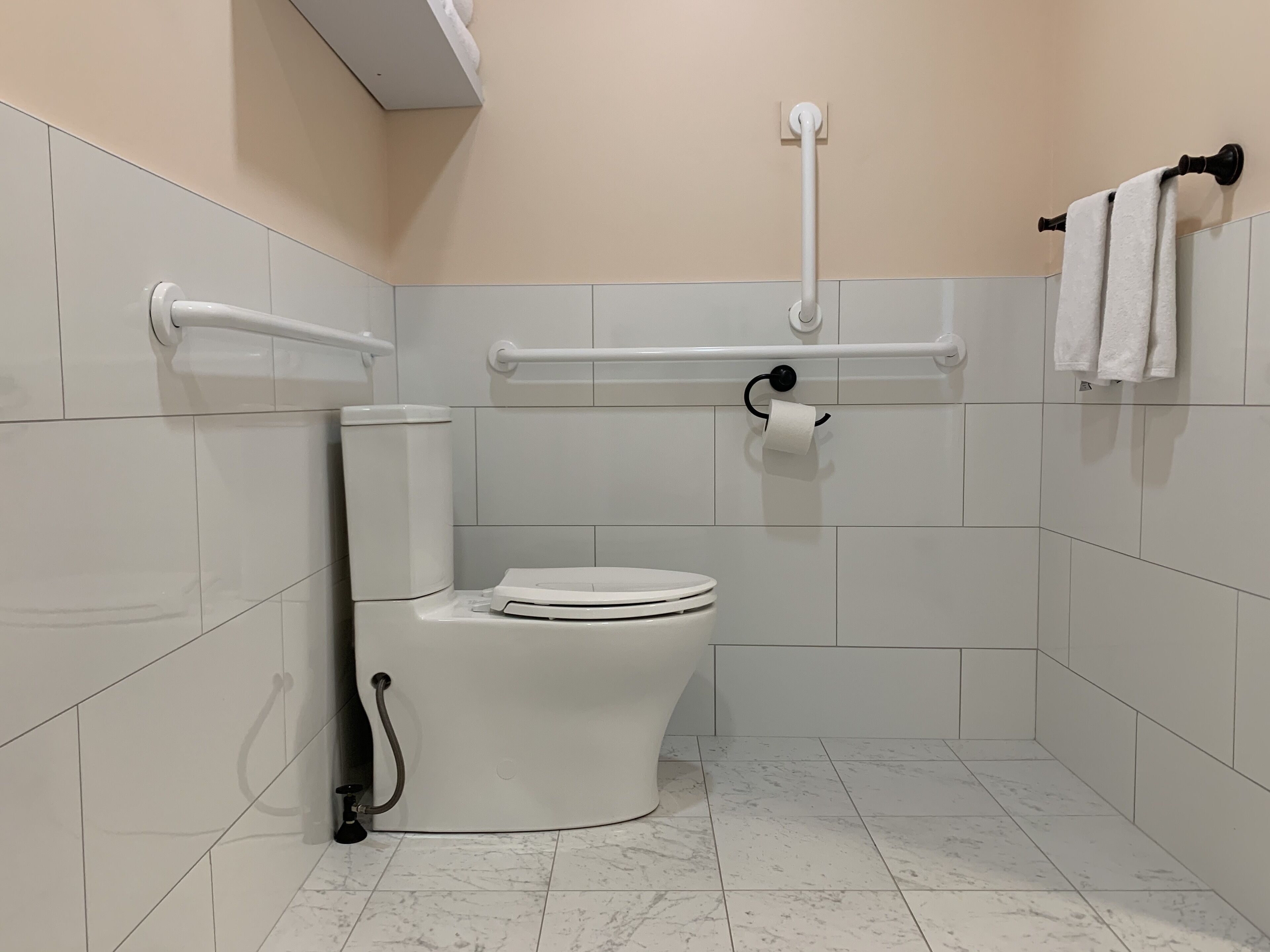 standard room, 1 queen bed, accessible | bathroom | shower, rainfall showerhead, hair dryer, towels