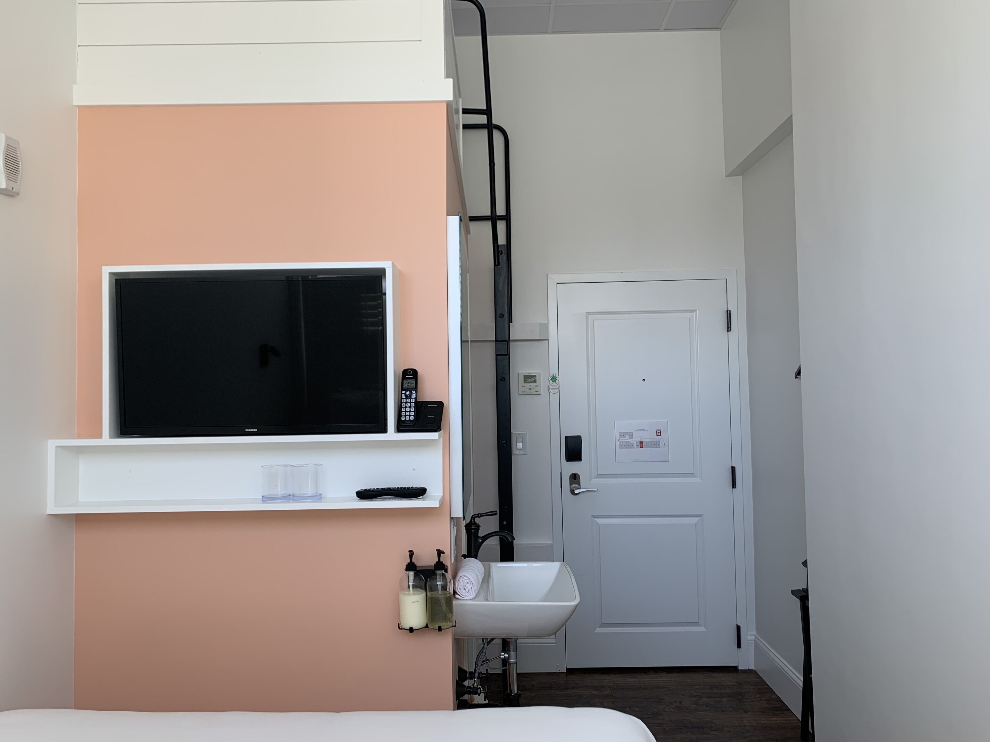 standard room (queen quarters with twin loft) | 1 bedroom, premium bedding, individually decorated