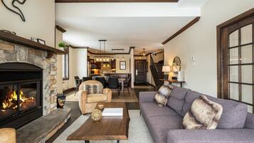 Smart TV, fireplace, stereo