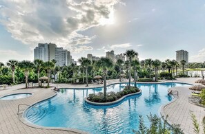 Outdoor pool - Luau 2nd Flr Sandestin Studio TRAM/Beach chairs  -close to the beach- (Miramar Beach)