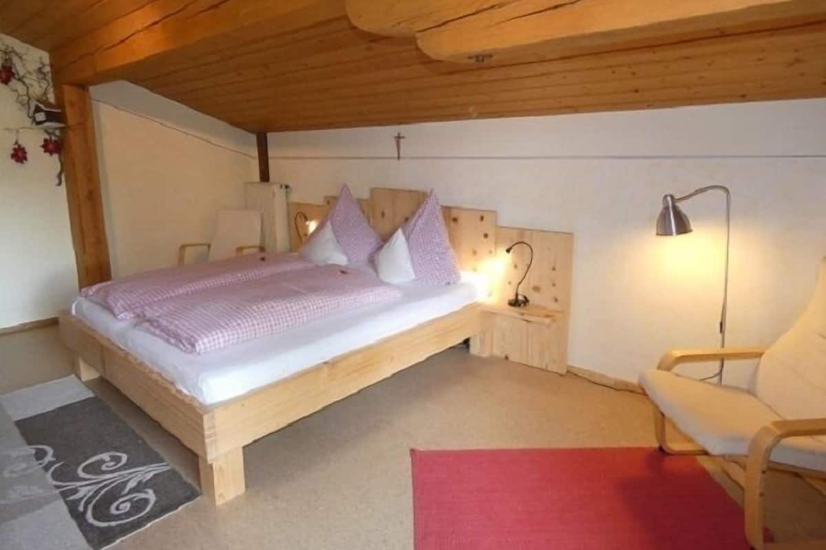 Comfort Condo, 3 Bedrooms | 2 bedrooms, hypo-allergenic bedding, in-room safe