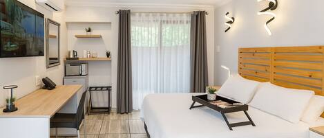 Luxury Room | Premium bedding, minibar, individually furnished, desk