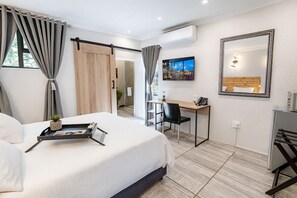 Luxury Room | Premium bedding, minibar, individually furnished, desk