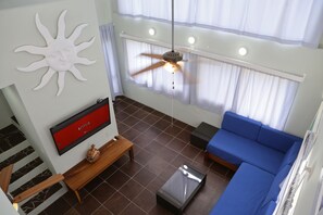 Comfort Villa, 4 Bedrooms | Living room | 60-inch flat-screen TV with satellite channels, TV, Netflix - Heavenly Villa Huatulco (Santa María Huatulco)