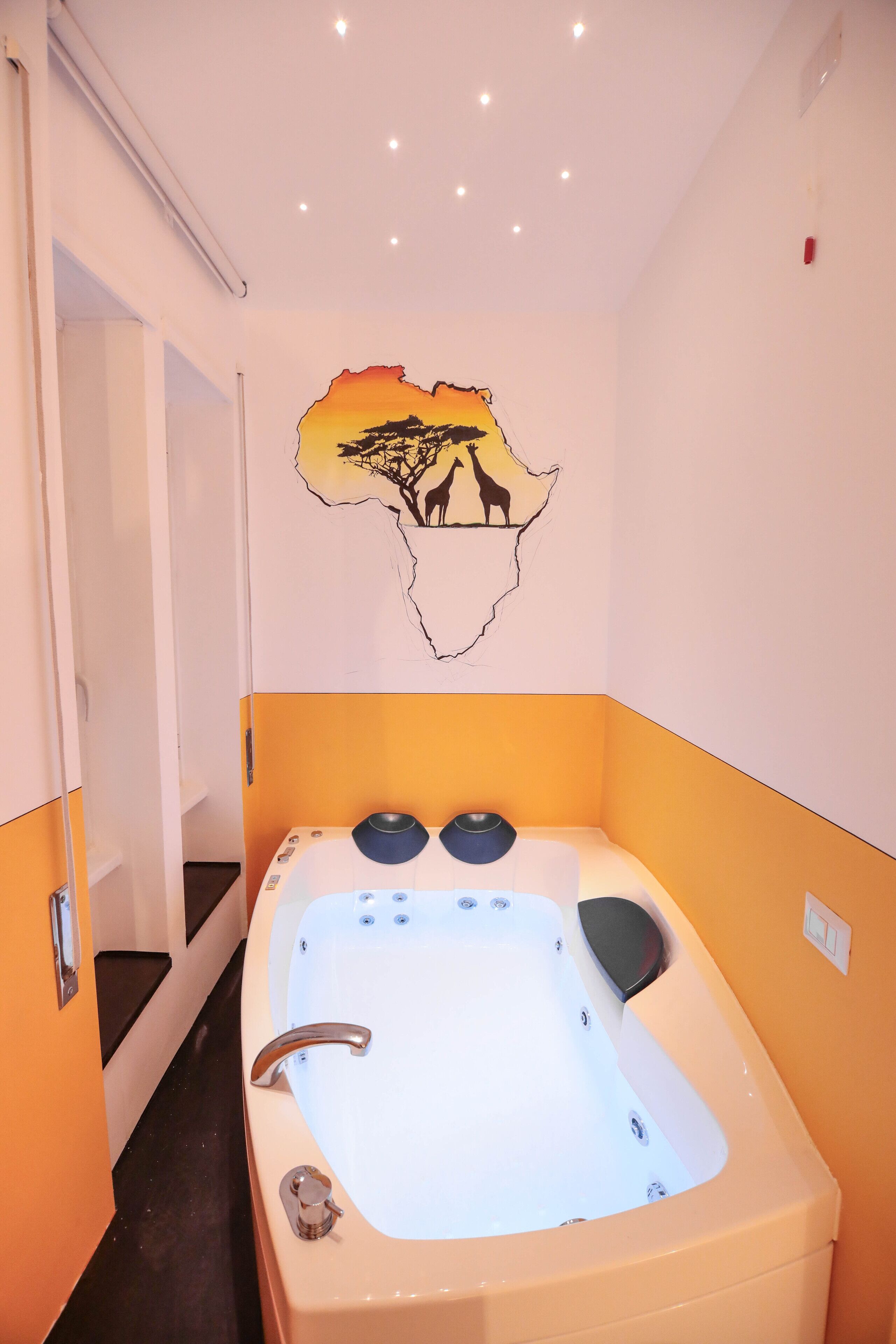 Suite Studio (Africa) | Baignoire à jets