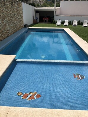 15 outdoor pools