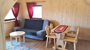 En 43-tommers smart-TV med kabel-kanaler samt TV