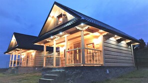 Front of property – evening/night - Domki Gorce Klikuszowa (Nowy Targ)