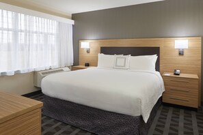 Suite, 1 Bedroom | Premium bedding, in-room safe, desk, blackout drapes - TownePlace Suites by Marriott Oshawa (Oshawa)