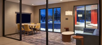 TownePlace Suites by Marriott Oshawa