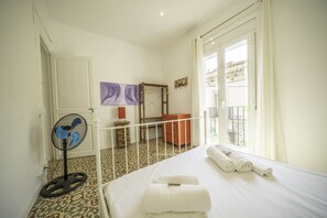 4 bedrooms, iron/ironing board, free WiFi, bed sheets