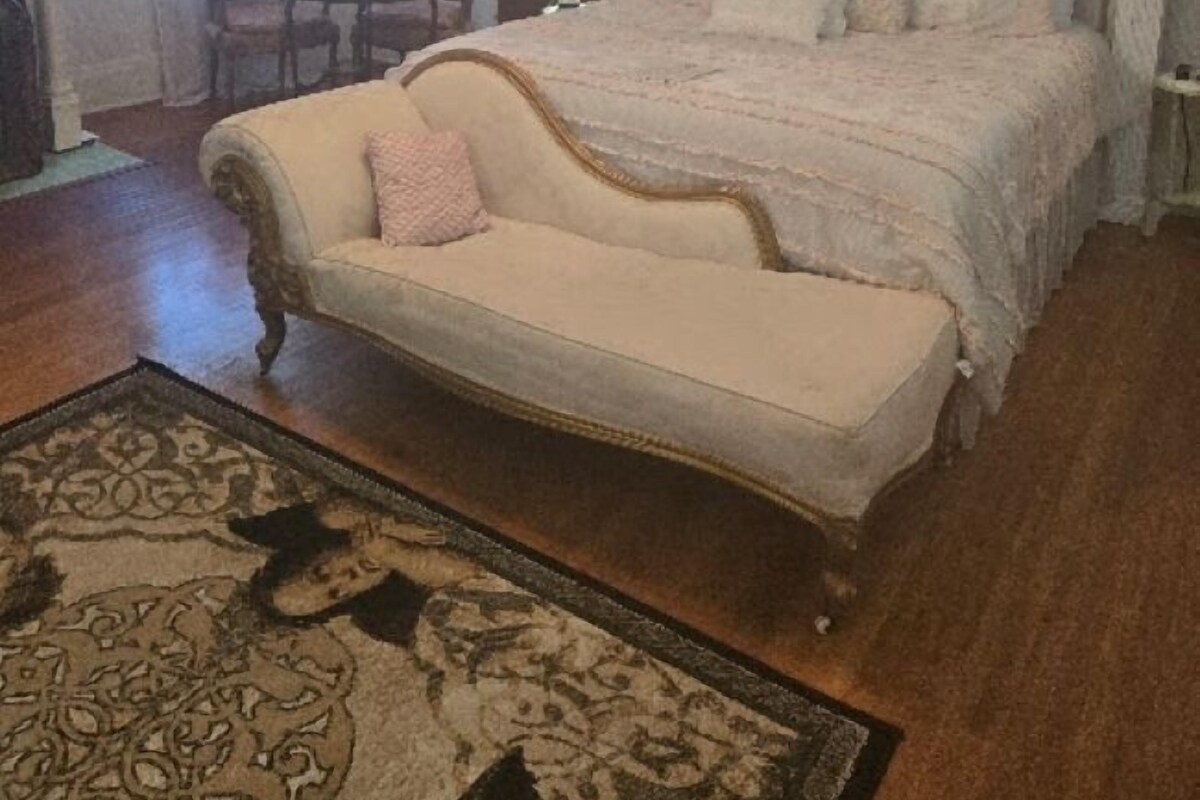The Rose Room | Egyptian cotton sheets, premium bedding, pillowtop beds