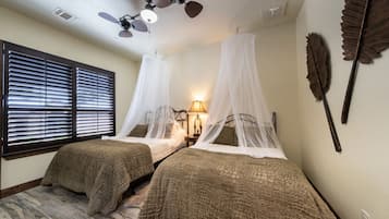 1 habitación, tabla de planchar con plancha, wifi gratis y ropa de cama