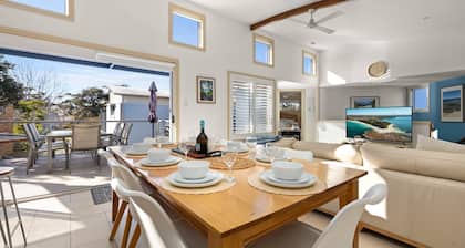 White Sands Deck House by Experience Jervis Bay