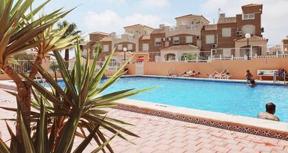 Bungalow in a nice complex with a swimming pool in Aguas Nuevas, Torrevieja