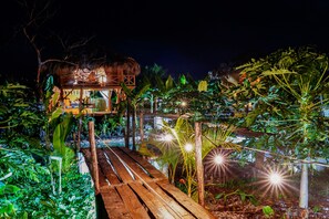 Jungle Bungalows | Coffres-forts dans les chambres, décoration personnalisée
