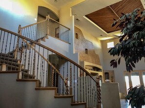 Interior - Beautiful Custom Tuscan 3,000 Sq/ft Home W/Pool (Albuquerque)