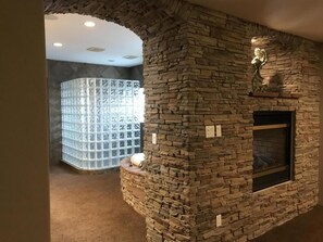 Spa - Beautiful Custom Tuscan 3,000 Sq/ft Home W/Pool (Albuquerque)