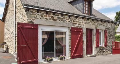 Awesome home in Le Cambout with WiFi