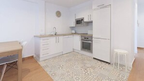 Kaffetrakter/tekoker, mikrobølgeovn, ovn og oppvaskmaskin