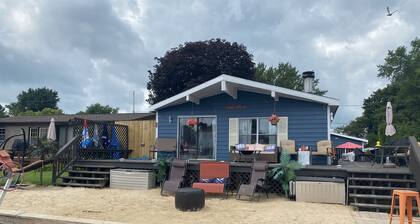 Gun Lake room situated on a channel-one mile from Baypointe.