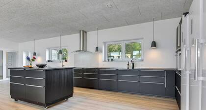 12 bedroom nice home in Haderslev
