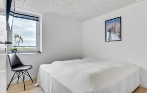 12 bedrooms, travel cot, free WiFi - 12 bedroom nice home in Haderslev (Haderslev)