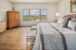 4 Schlafzimmer, Bügeleisen/Bügelbrett, WLAN, Bettwäsche