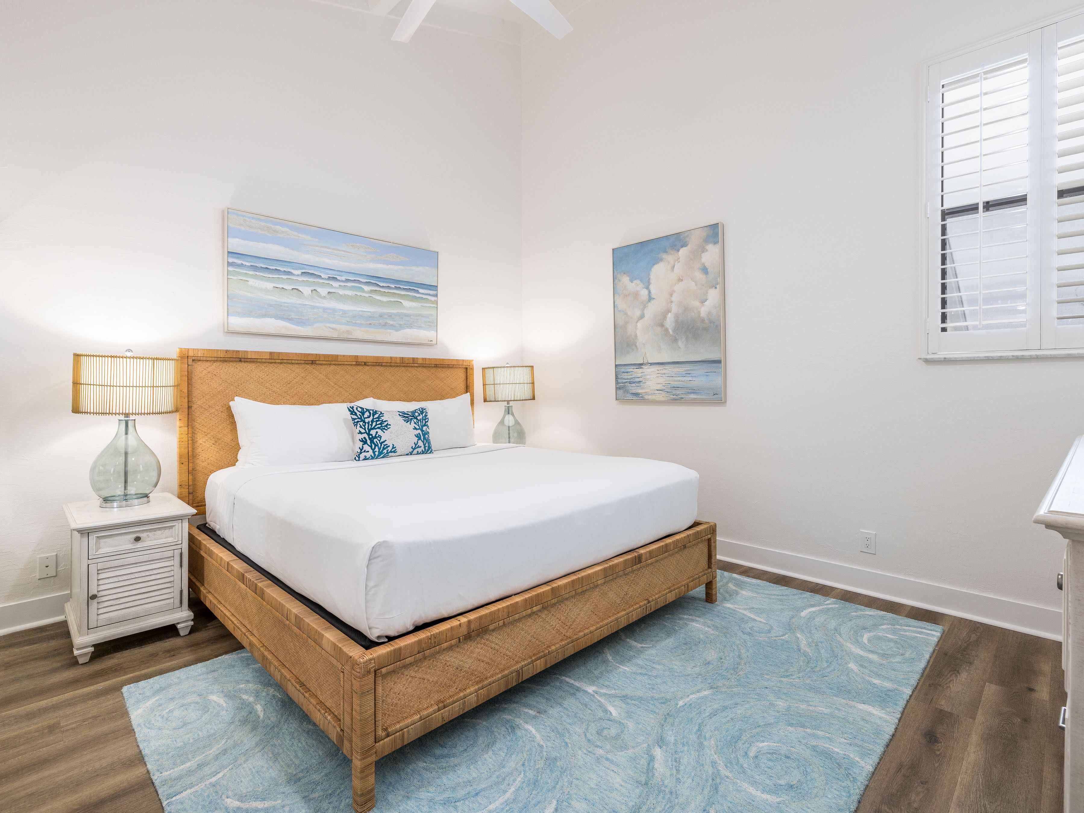 Friends and Family Getaway! Gorgeous Beach Villa, Free Parking, Waterslides!