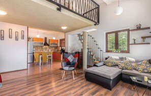 Smart TV, stereo - Beautiful home in Grizane with WiFi (Grizane)