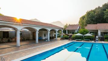 季節限定屋外プール